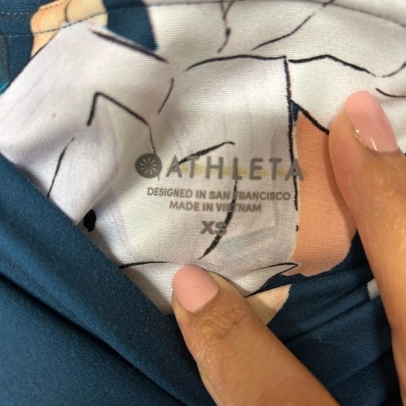 Athleta Floral Print Thighs - Picture 2 of 4